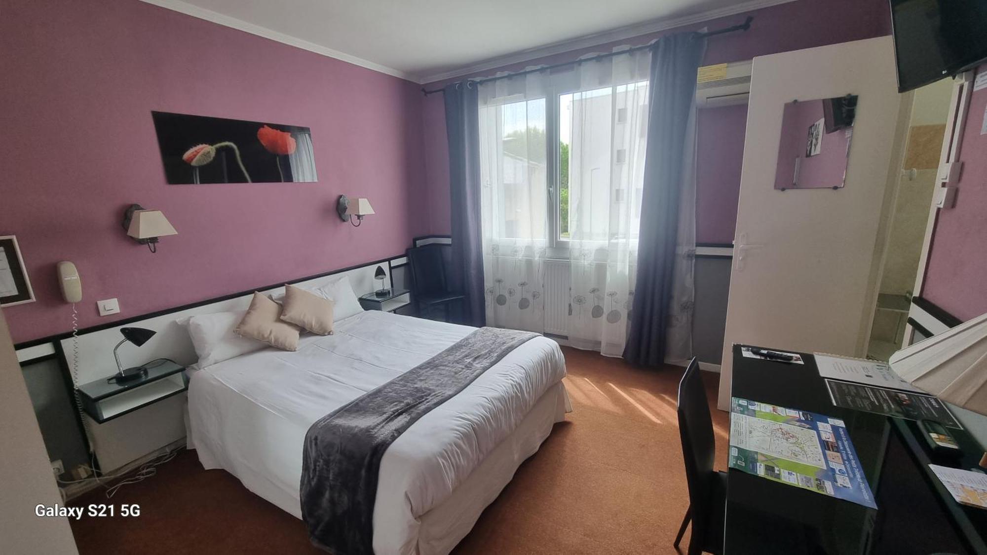 Hotel Du Tricastin Pierrelatte Zewnętrze zdjęcie