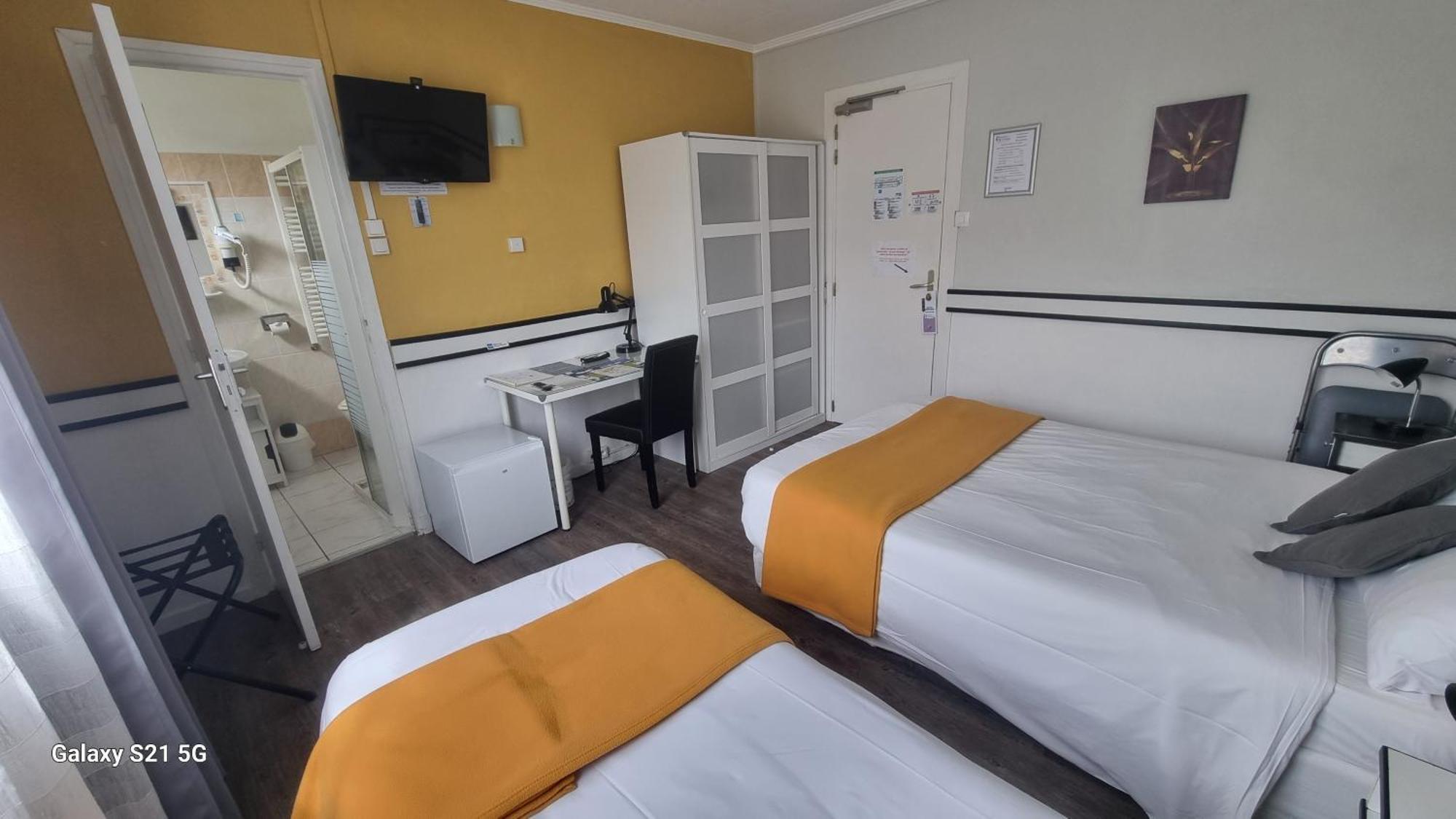 Hotel Du Tricastin Pierrelatte Zewnętrze zdjęcie